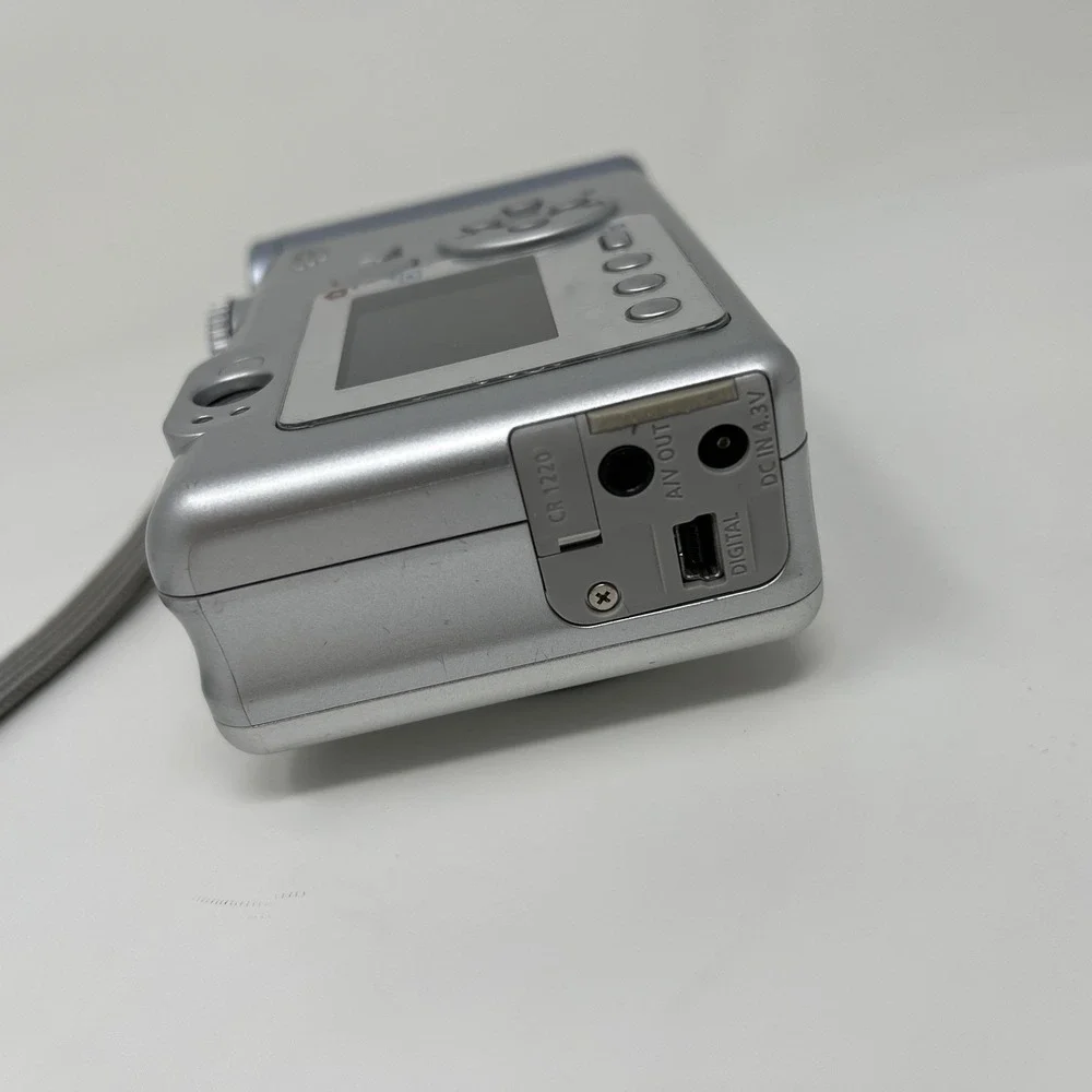 Canon PowerShot A60 2.0MP Digital Camera Silver 256MB CF Card Bundle - FOR PARTs